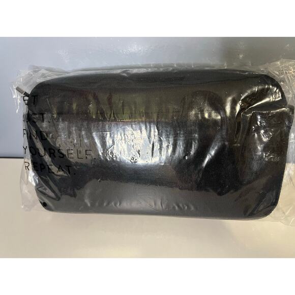 NWT Beis Travel Crossbody in Black - Picture 8 of 9